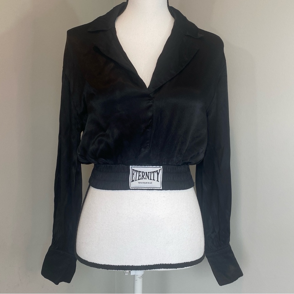 Urban Revivo Black Satin Cropped V-neck Blouse Top Sz 4 Boxer Inspired “Eternity